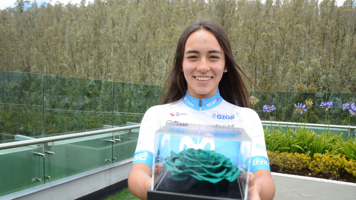 Ana Vivar, ciclista ecuatoriana, se muestra feliz por su notable actuación en territorio colombiano, además de culminar con éxito su etapa colegial.