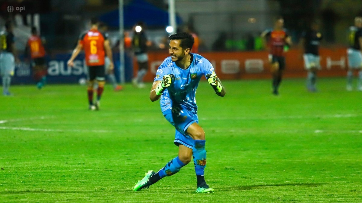 Hamilton Piedra recuperó su buen nivel en la portería del cuadro morlaco.