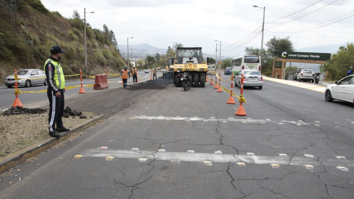 Remoción. Maquinaria pesada y trabajadores iniciaron la intervención.