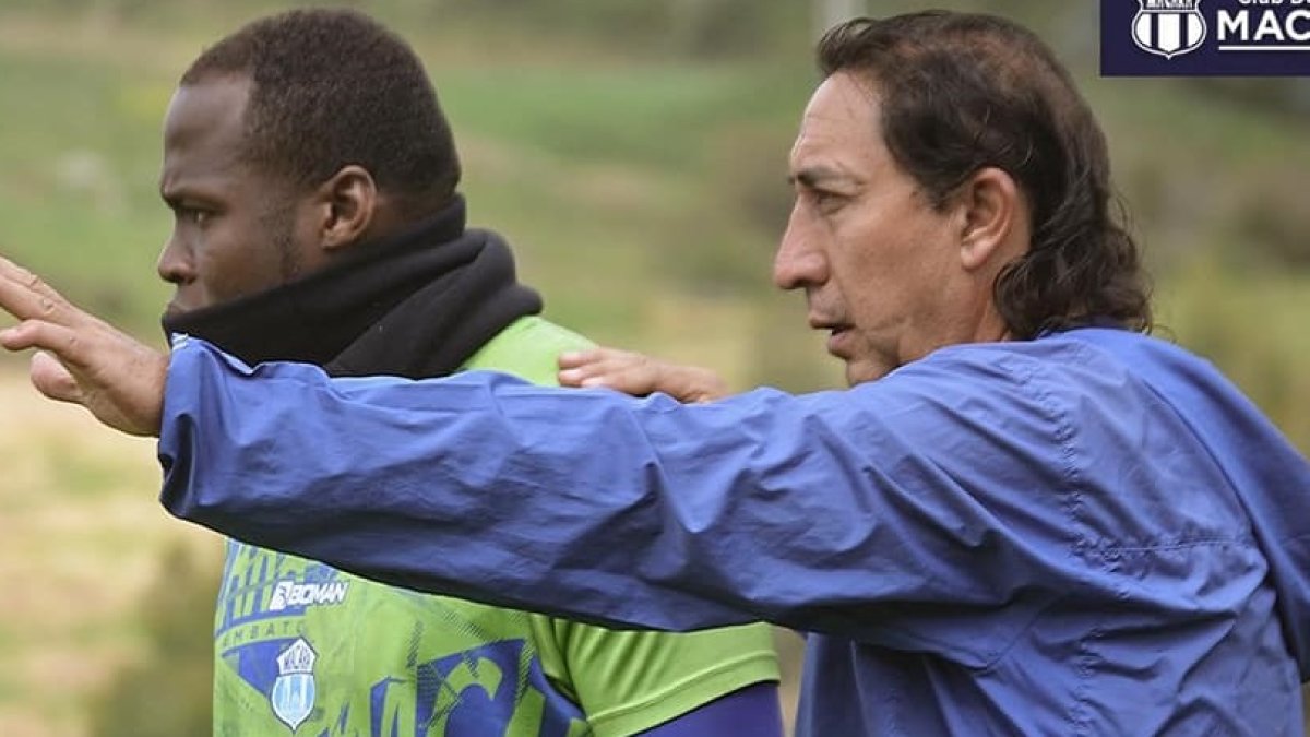 Héctor Lautaro Chiriboga, preparador de arqueros de Macará, reconoció que se equivocó tras el duelo ante Aucas.
