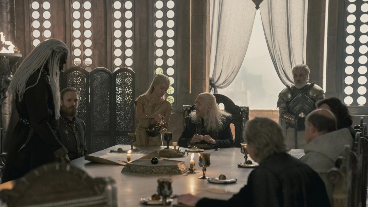 Fotograma cedido por WarnerMedia/HBO de una escena de la serie House of the Dragon.