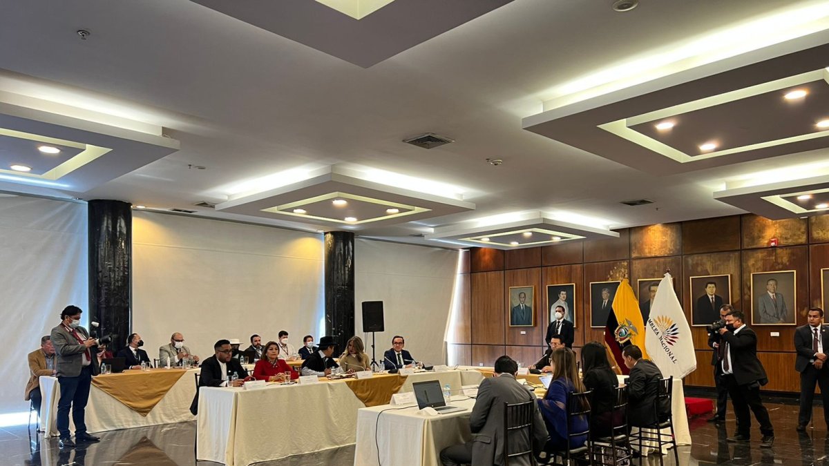 Cita. En el Legislativo se desarrolla una primera reunión que apunta a definir una agenda.