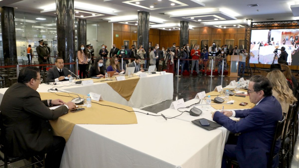 Acto. El encuentro se dio en el Palacio Legislativo y fue presidido, en gran parte, por el presidente de la Asamblea.