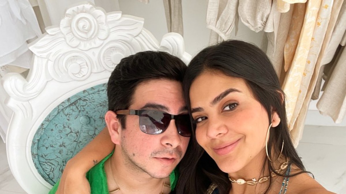 La presentadora Michela con su novio Emilio Terán.