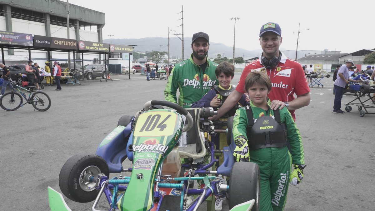 A Santiago Saab Adum, Santiago Saab de La Torre, Antonio Saab y Sebastián Saab Tettke, los une el amor por el karting.