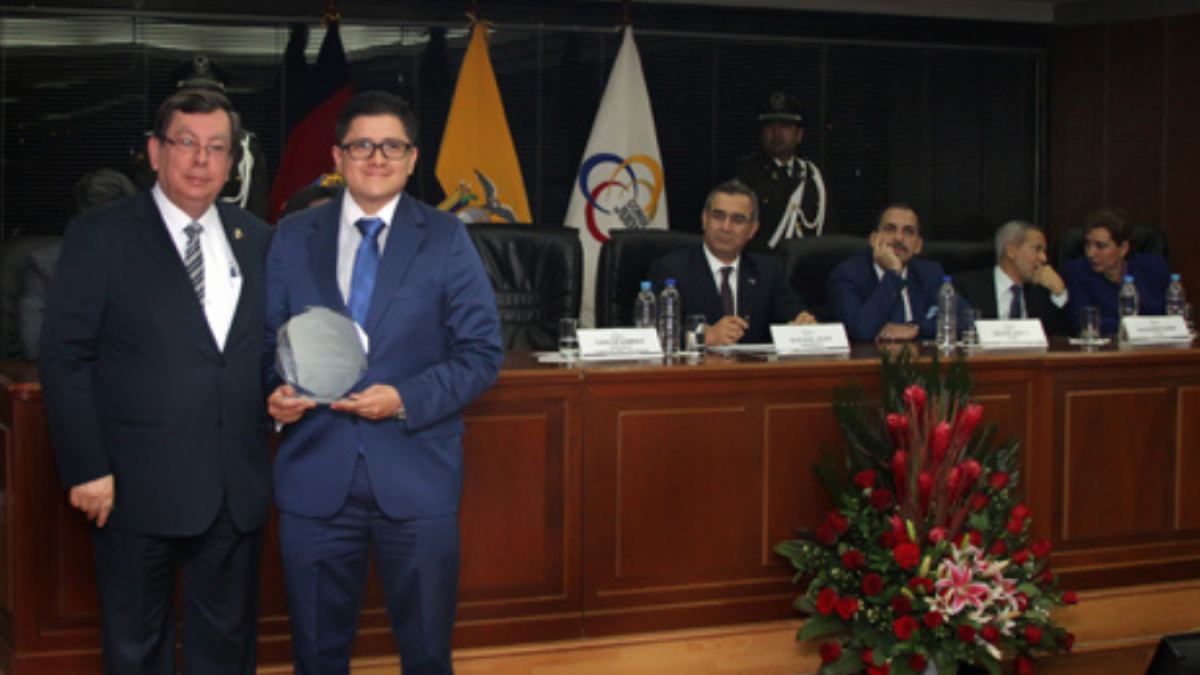En 2017, Nelson Yánez recibió un reconocimiento del Consejo de la Judicatura como mejor juez de las Unidades Multicompetentes Penales del país por despachar la mayor cantidad de causas.