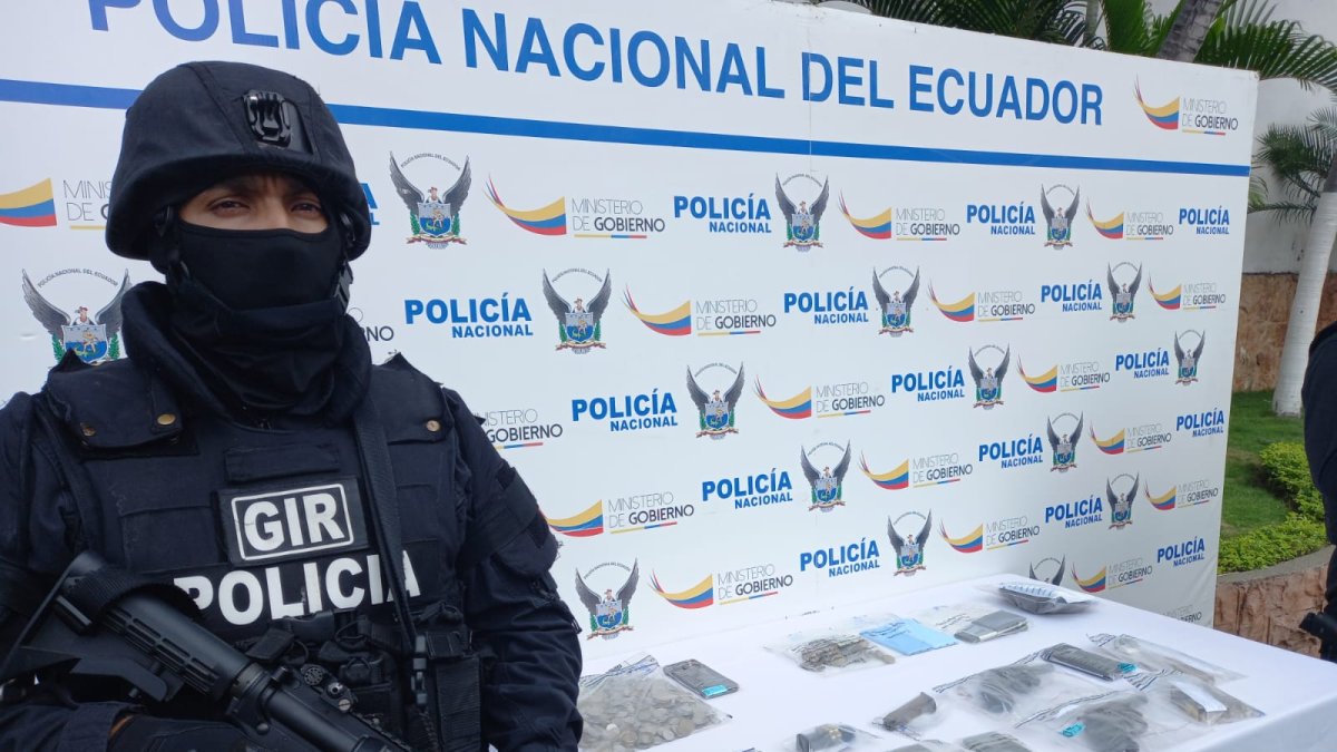 Los detenidos y las evidencias fueron presentados en una rueda de prensa.
