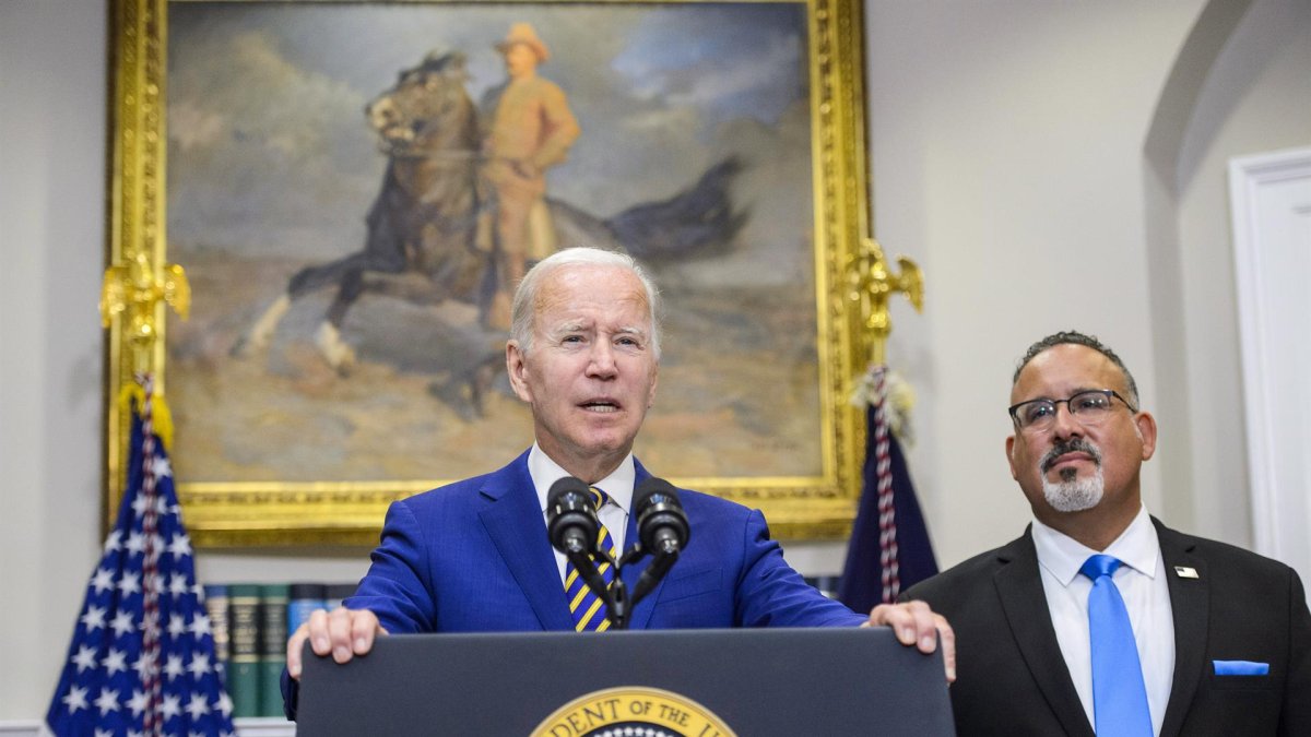 El presidente de EE.UU., Joe Biden, anuncia, este 24 de agosto de 2022, que perdonará parte de la deuda que millones de universitarios contrajeron con el Gobierno federal para poder pagar sus estudios