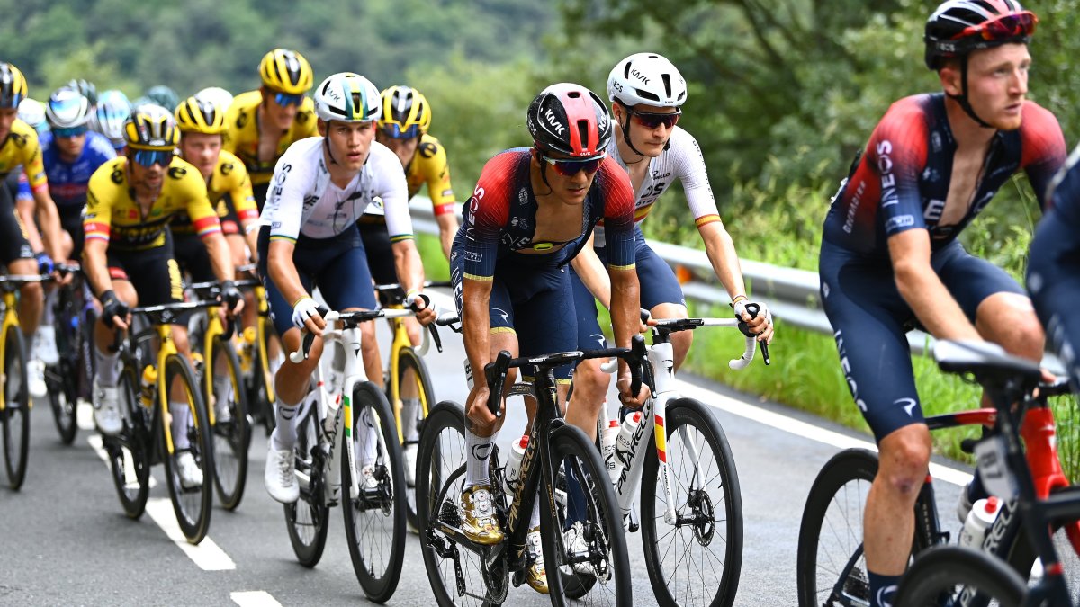 El ciclista ecuatoriano Richard Carapaz buscará recuperar posiciones este sábado en La Vuelta.