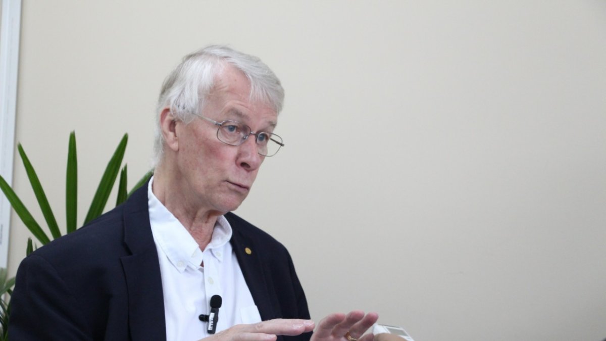 Sir Richard Roberts es uno de los cuatro científicos ganadores del Premio Nobel en Química o Medicina que visitan en estos días el país