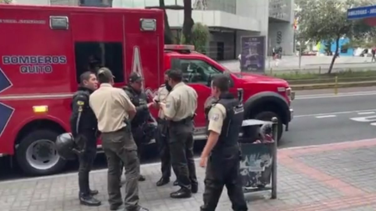 Exteriores. La señora de 70 años fue atendida por los paramédicos del Cuerpo de Bomberos
