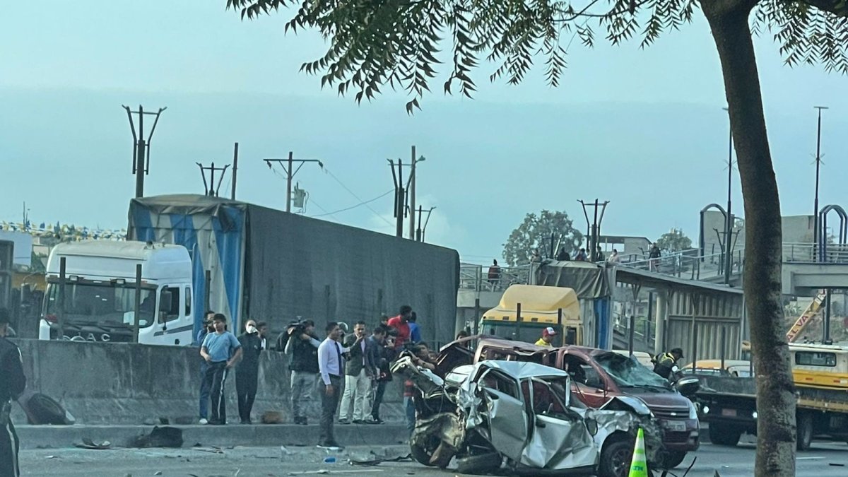 El tránsito vehicular en la vía quedó congestionado tras el siniestro