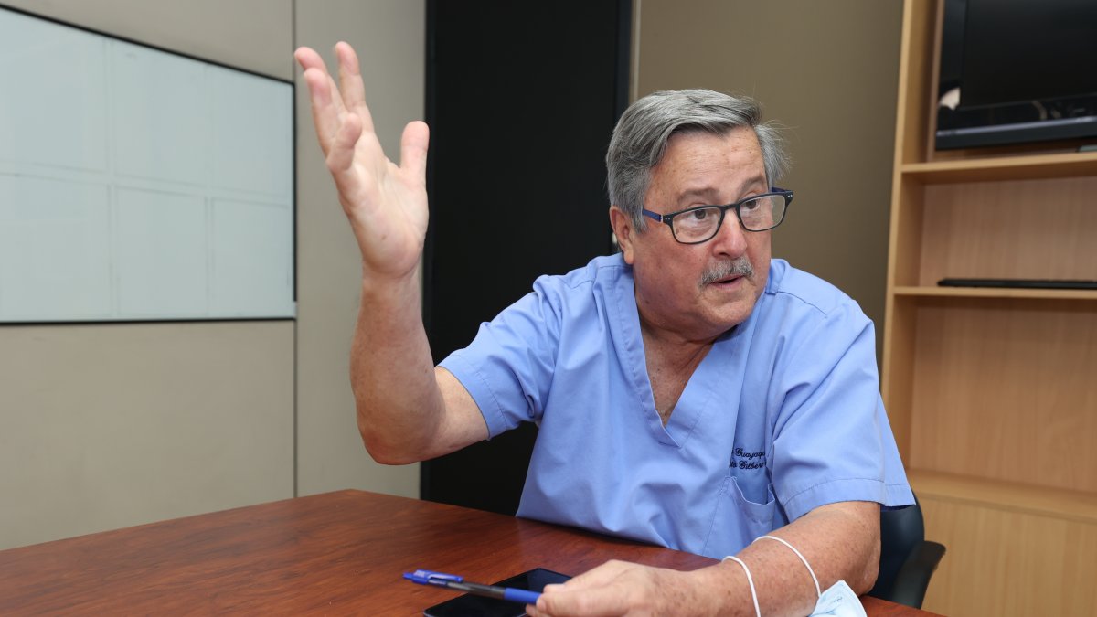 Referencia. El director médico refirió paso a paso los trámites que deben realiza para el cobro de facturas por los servicios prestados a usuarios del IESS.