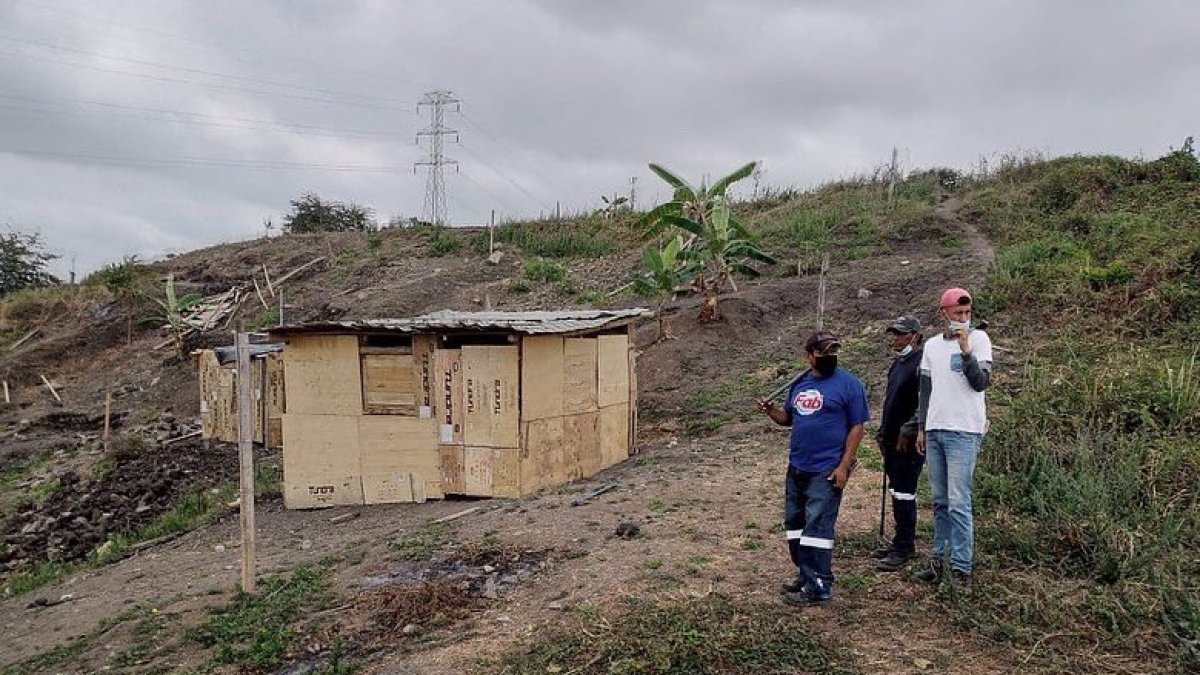 Producto del tiroteo, un grupo de agentes que hacía controles en la zona ejecutó un operativo en la zona