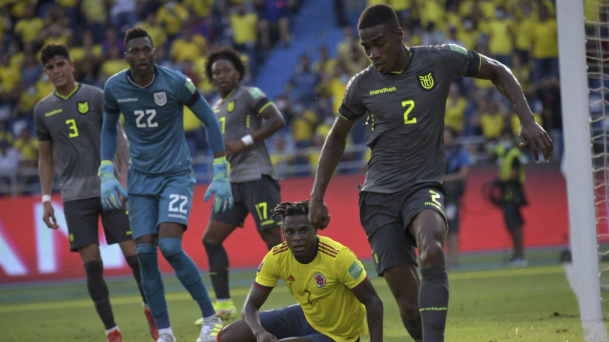 Félix Torres, defensa de la Tri, no estará en los amistosos por una dolencia.