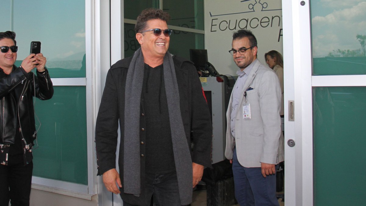 EL CANTANTE COLOMBIANO CARLOS VIVES LLEGO A QUITO PARA REALIZAR SU CONCIERTO QUE DARA ESTA NOCHE EN EL STADIO ATAHUALPA 01  de SEPTIEMBRE   20222 ANGELO CHAMBA Agencia (ag-expreso ag-extra ag-quito)