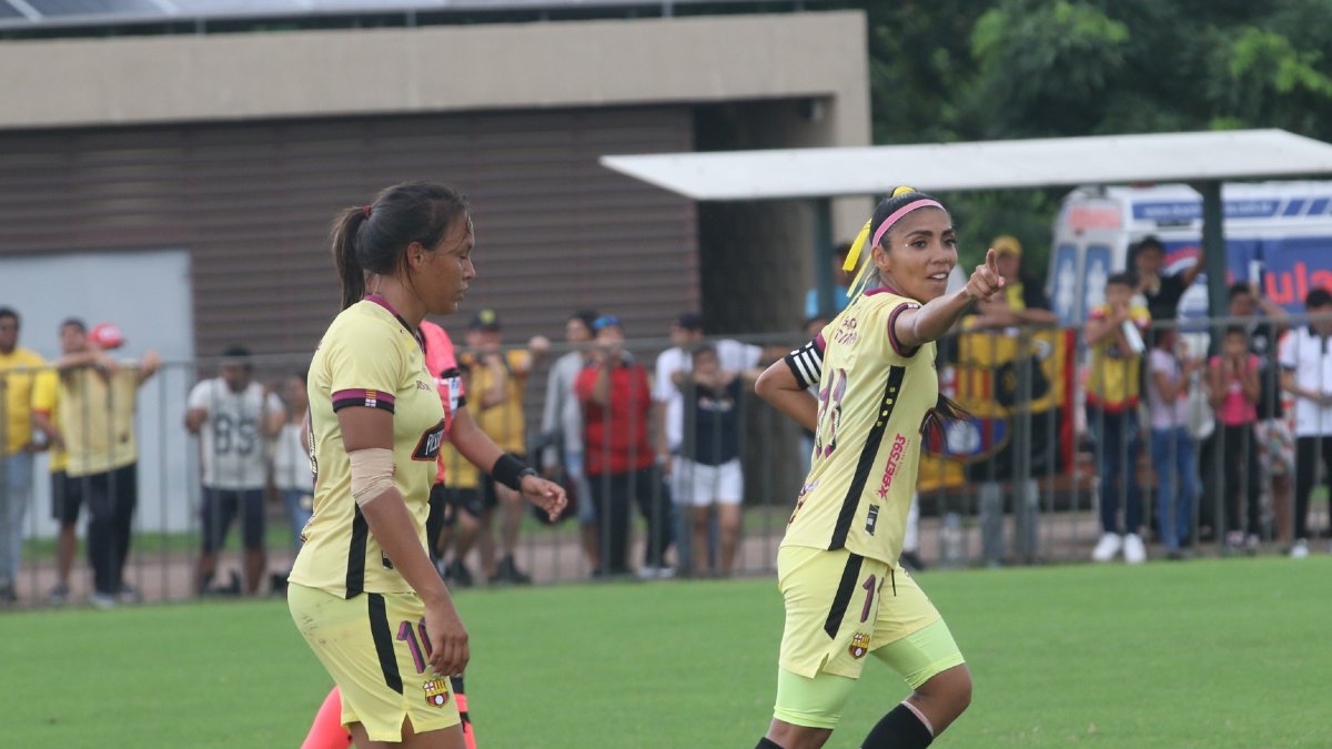 Las 'peladas' de Barcelona enfrentarán a Club Ñañas en la semifinal de la Superliga Femenina.