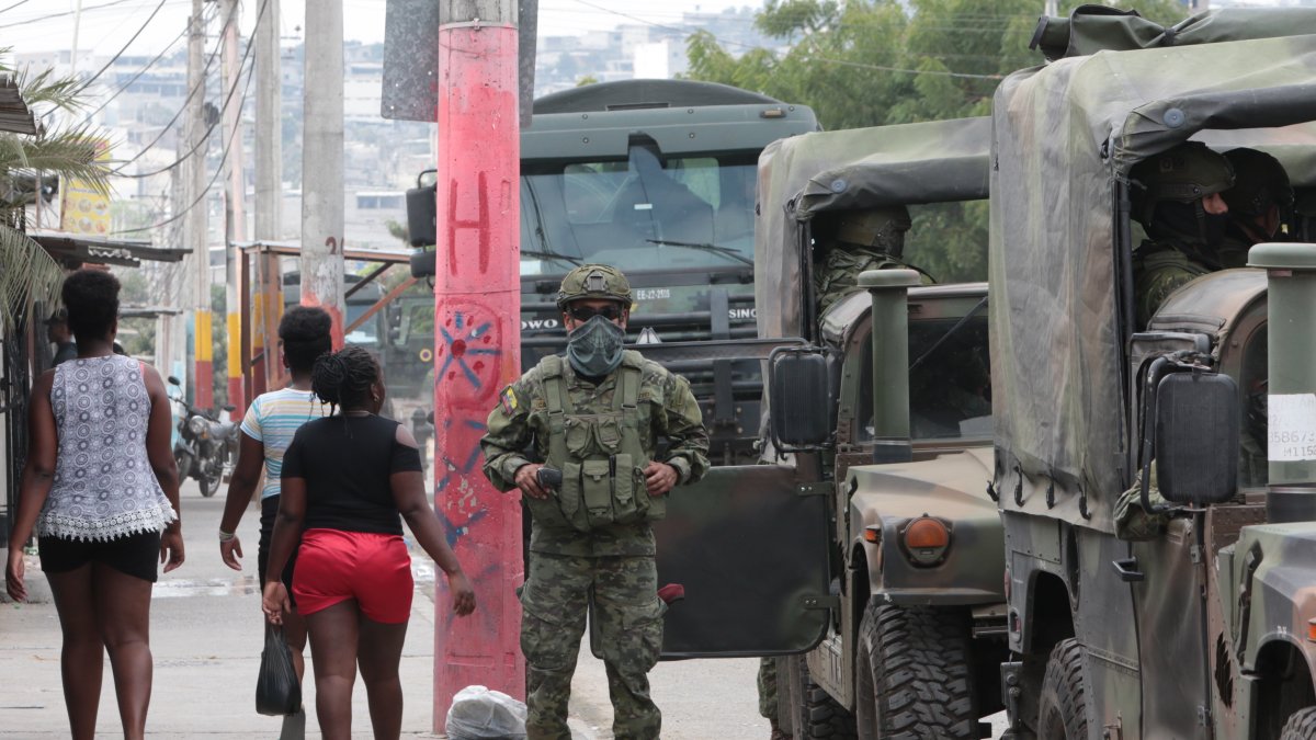 Por cielo y tierra, desde el jueves 1 de septiembre se desplegaron cientos de militares en apoyo a las acciones que realiza la Policía en Socio Vivienda 2.