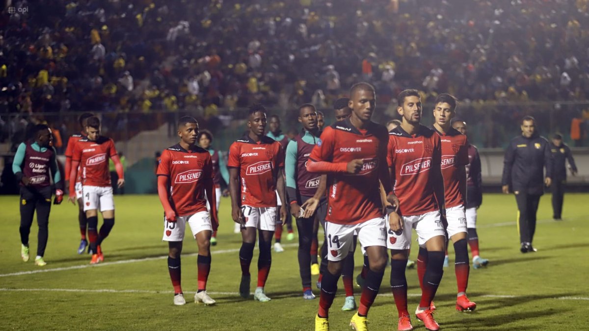 El juego colectivo de Barcelona también es consecuencia del bajo nivel individual.