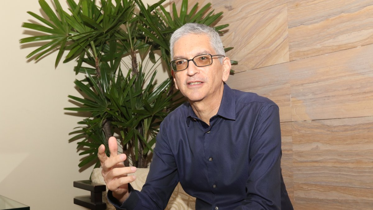 El arquitecto Florencio Compte durante la exposición del proyecto.