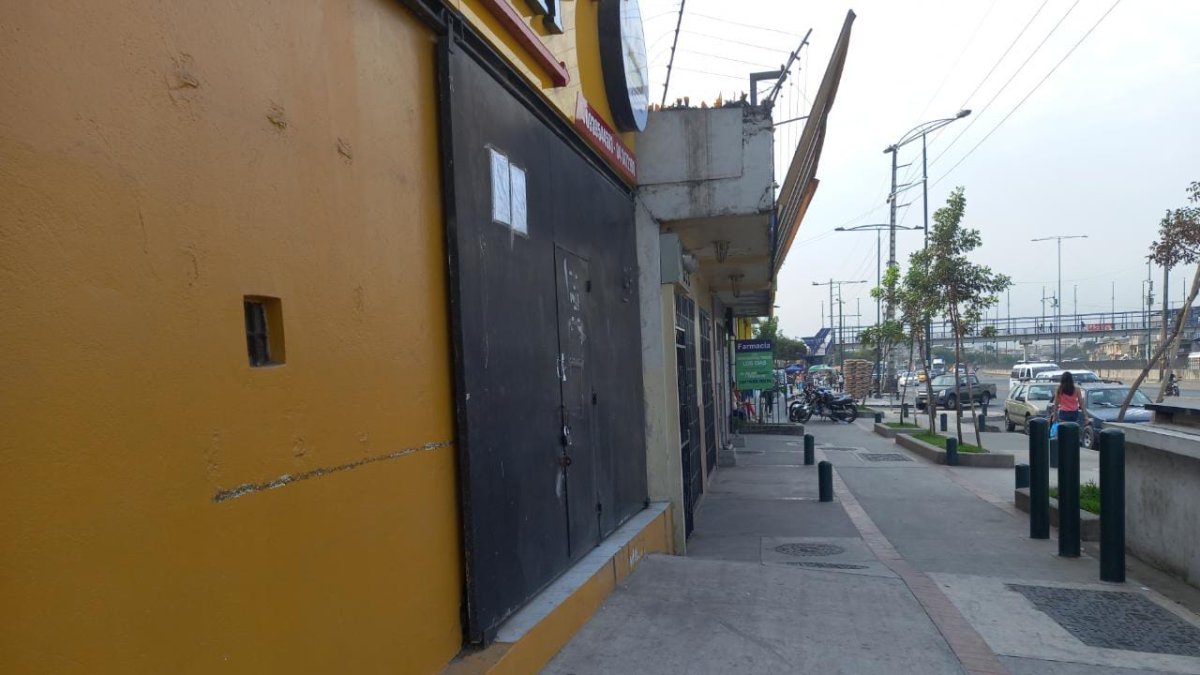 El local se ubica a 800 metros de la entrada de la 8