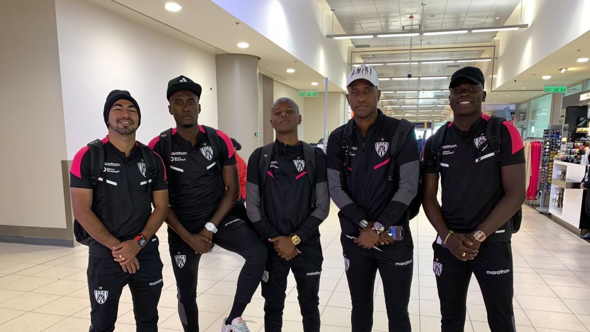 Los jugadores de Independiente del Valle previo a su viaja a suelo peruano.