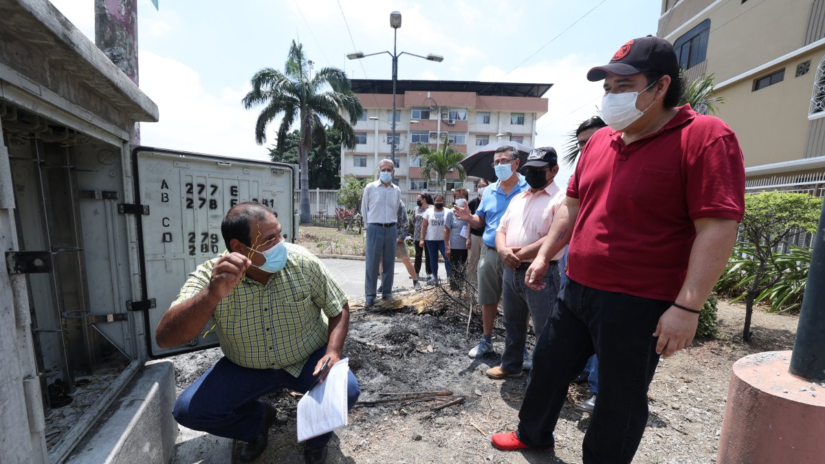 Las cajetillas de cables se encontraban vacías, solo con restos que no servían para reventa de materiales.