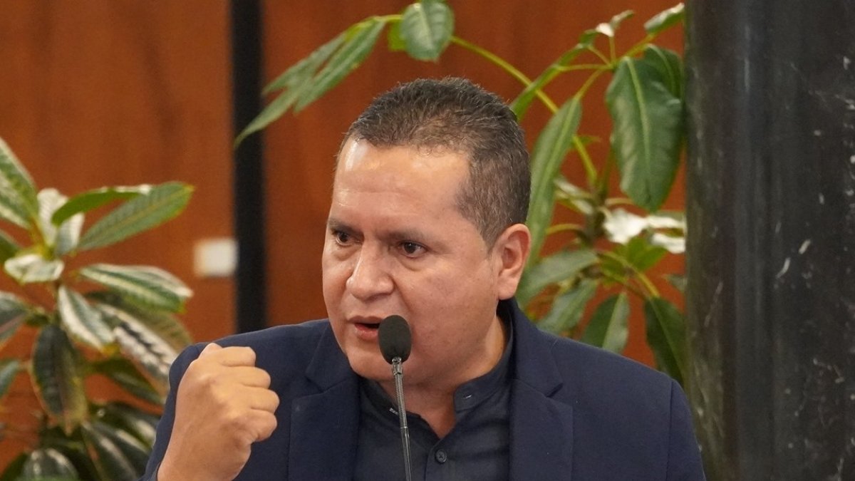 El funcionario debería pagar una multa de doce mil dólares por la infracción electoral grave.