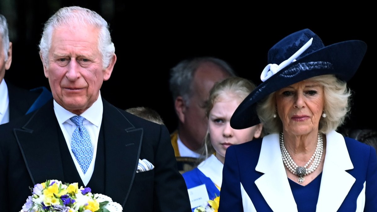 Foto de archivo del rey Carlos III y su esposa, la reina consorte Camila.