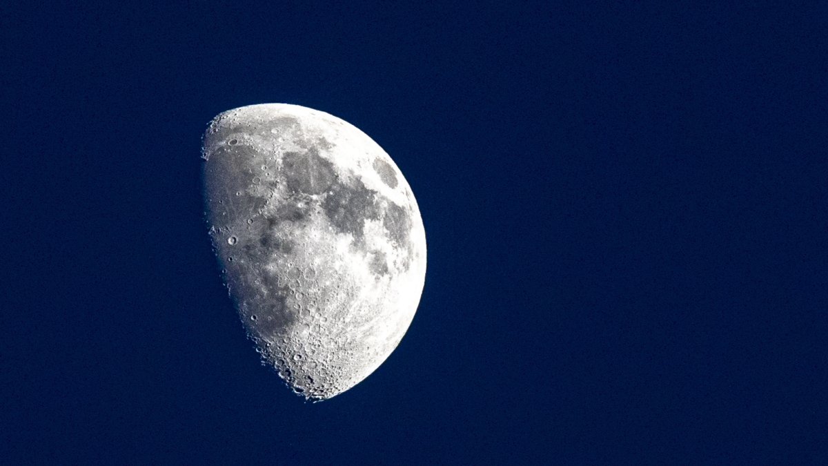 Fotografía de archivo de una vista de la Luna.