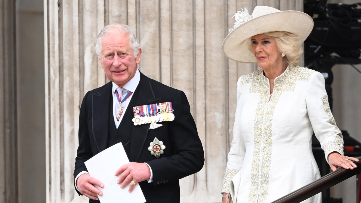 El nuevo monarca británico junto a su actual esposa, Camilla, duquesa de Cornwall, en una imagen del 3 de junio de 2022.