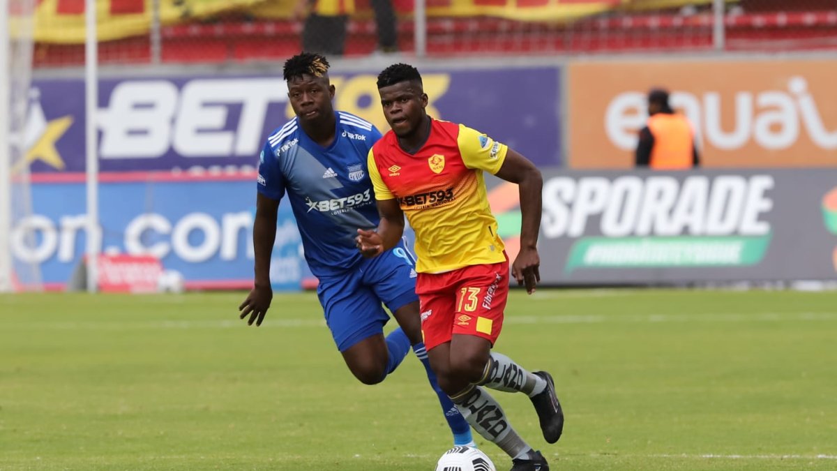 Aucas y Emelec no se han hecho daño en estos primeros 45 minutos en Chillogallo.