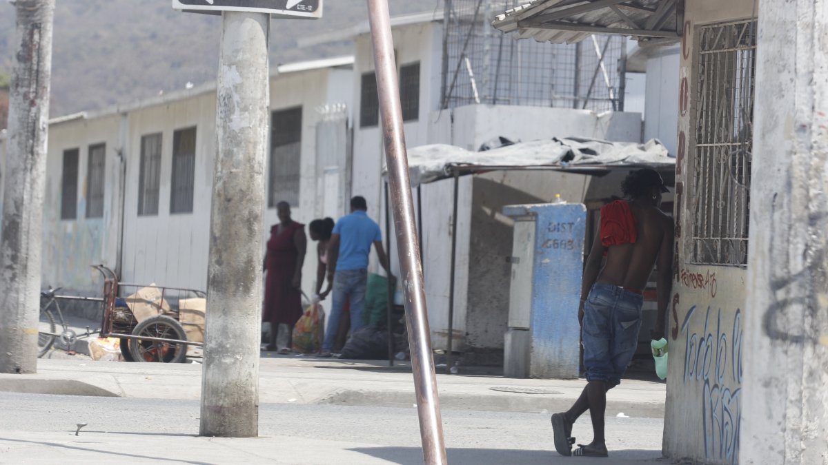 La víctima circulaba en un automóvil junto a otros dos sujetos, quienes también fallecieron