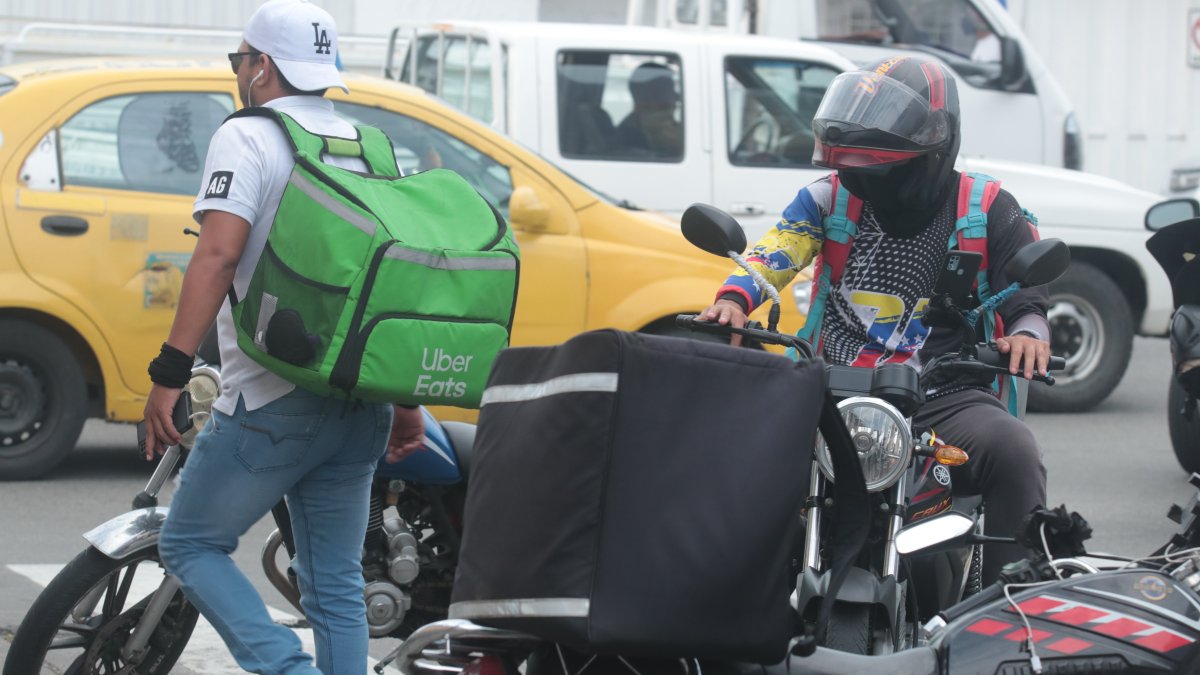 Situación. Las plataformas digitales se han convertido en una opción para trabajadores desempleados.