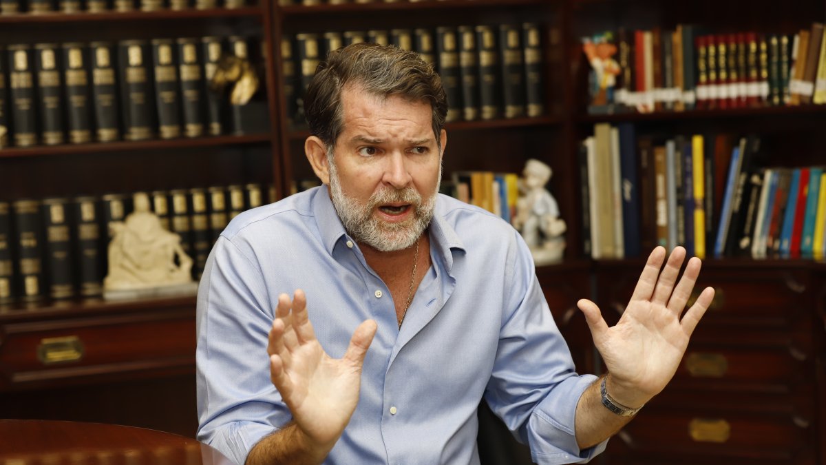 Tabacchi es aspirante a la Prefectura del Guayas por el movimiento CREO. Empresario ganadero y presidente de la Asociación de Ganaderos del Litoral y Galápagos.