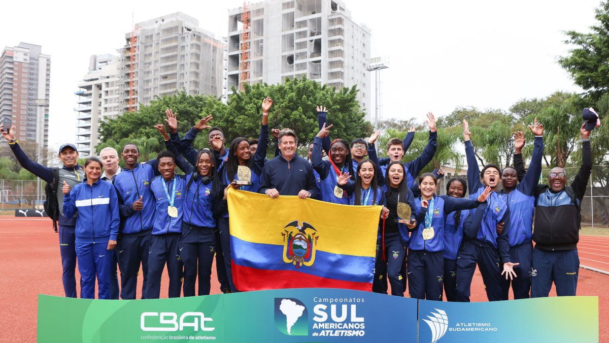 La Tricolor celebró tras ubicarse en tercer lugar en la clasificación general.