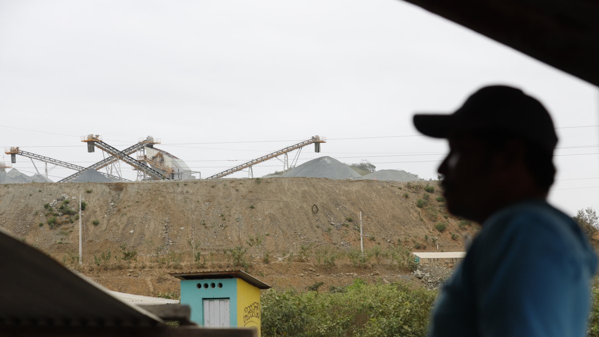Quienes han vivido por años en el sector aseguran que su convivencia diaria con el polvo y ruido de las canteras es insoportable.
