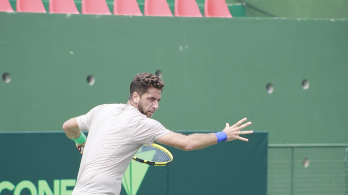El tenista guayaquileño entrena desde el sábado en la sede del Salinas Tenis y Golf Club.
