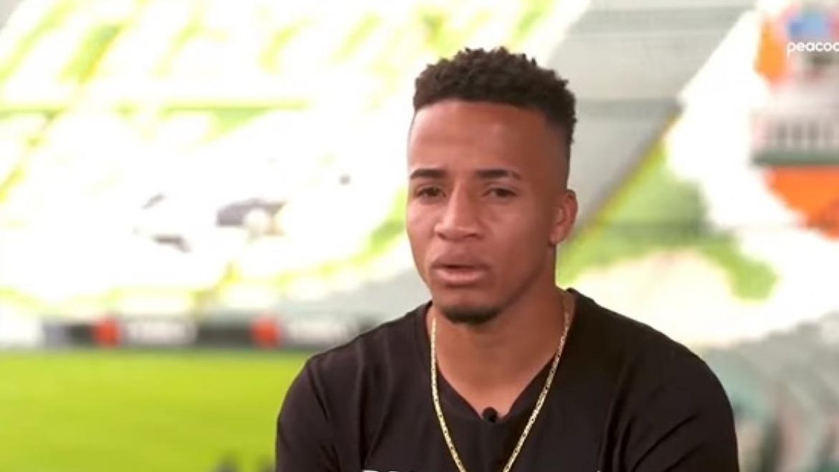 Byron Castillo en una entrevista con Telemundo Deportes