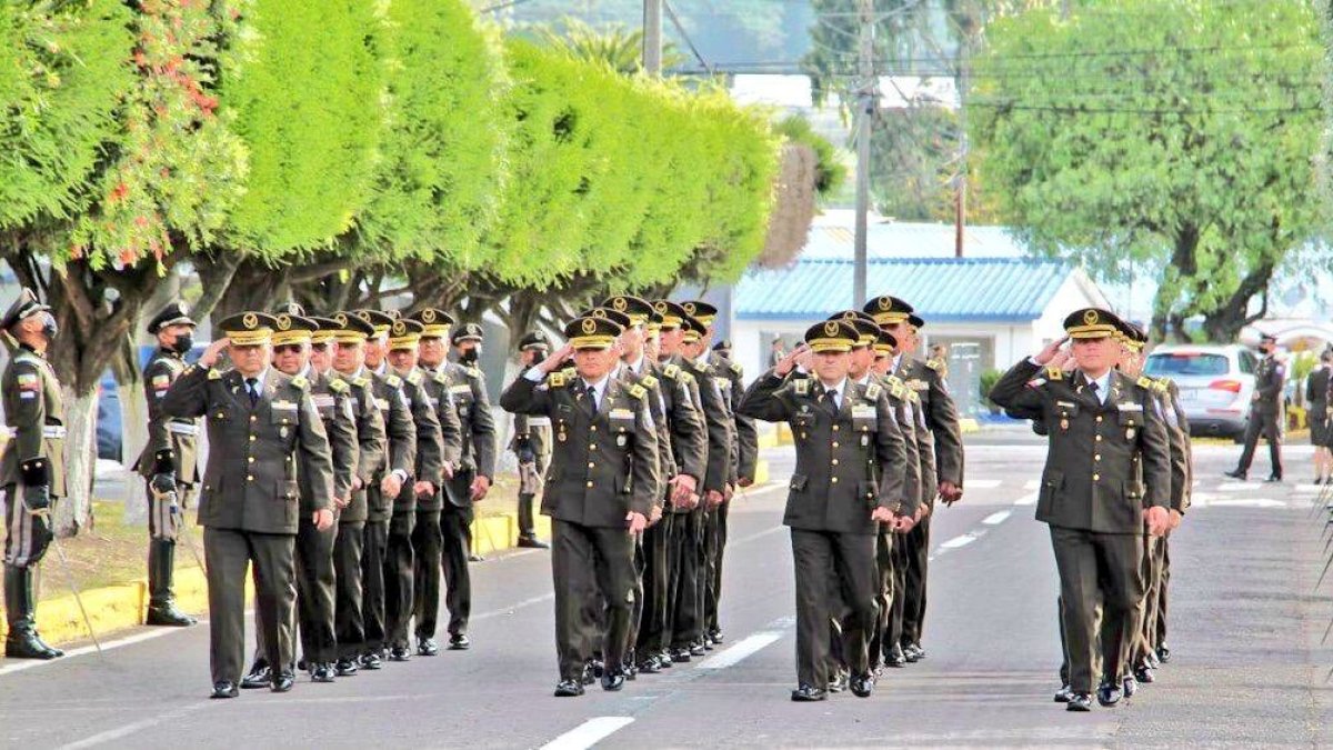 El comandante general de la Policía, Fausto Salinas, agradeció a los coroneles 