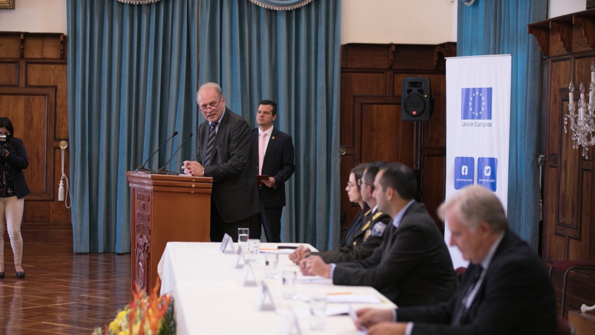 El embajador de la Unión Europea en Ecuador, Charles Michel Geurts expuso que habrá una 