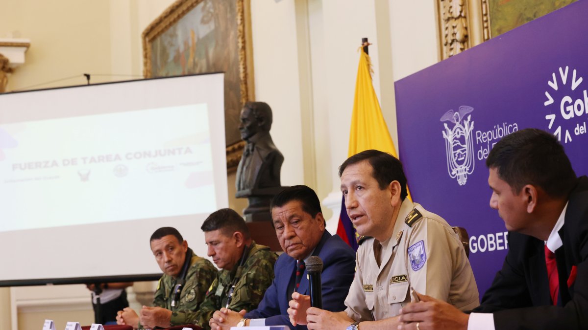 Informe. El gobernador Lorenzo Calvas destacó una mayor coordinación entre la Policía Nacional y el Ejército.