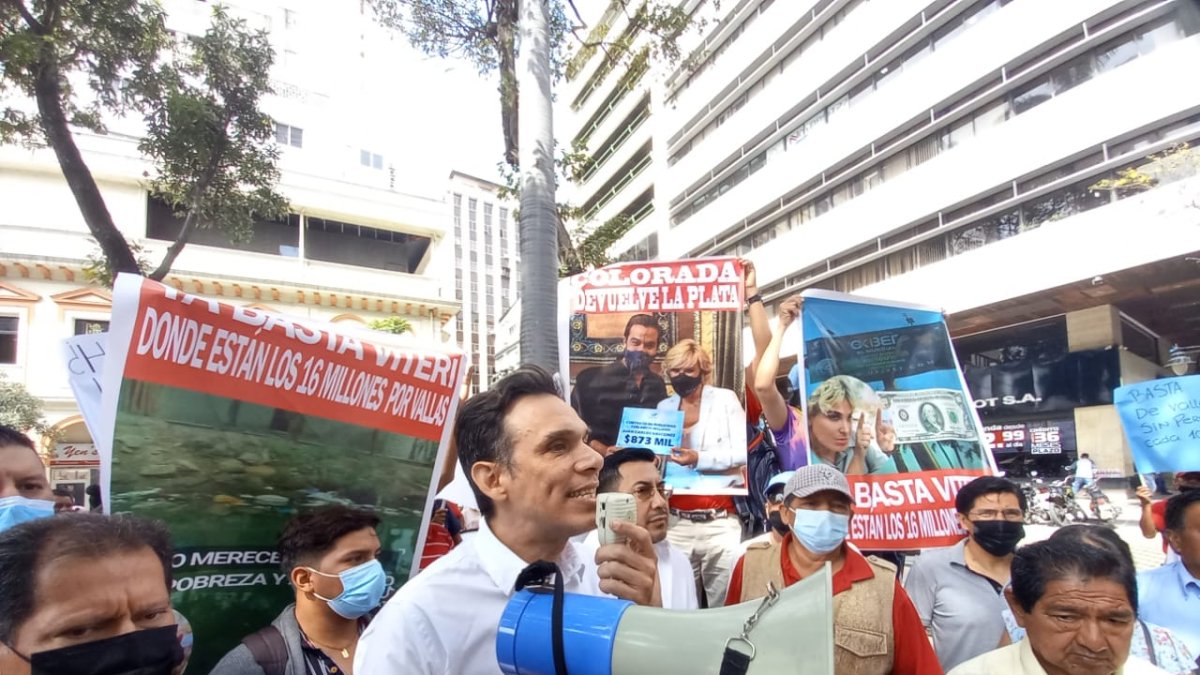 El titular del observatorio ciudadano, Pedro Granja, lideró la convocatoria