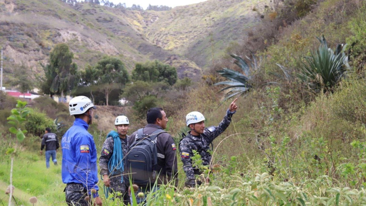 Pusuquí. En los alrededores de la Escuela Superior de la Policía se realizaron labores de búsqueda de restos humanos.