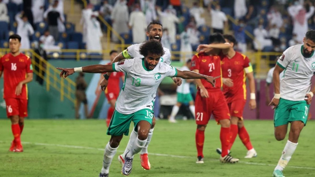 La selección de Arabia Saudita en un partido clave rumbo a Qatar 2022.