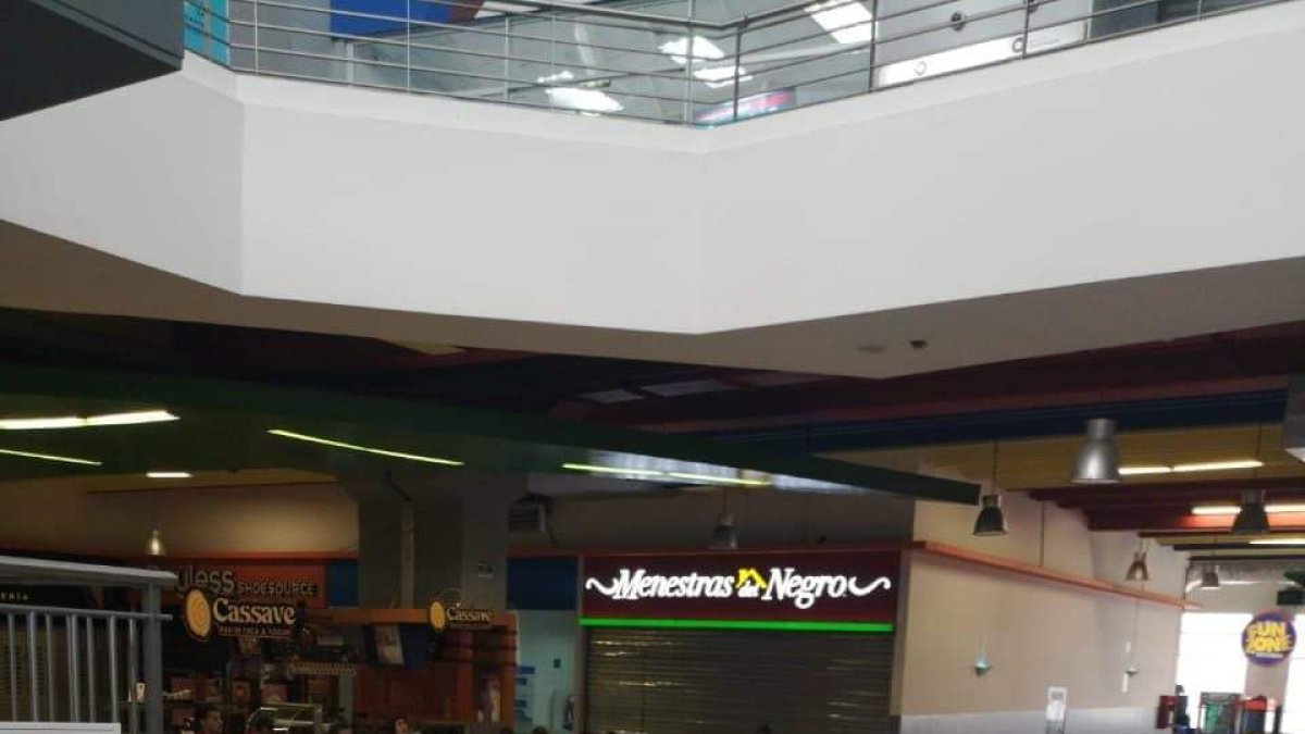 Semanas atrás trabajadores de ese centro comercial realizaron una oración por el temor a que sus negocios sean saqueados debido al incremento de la delincuencia.