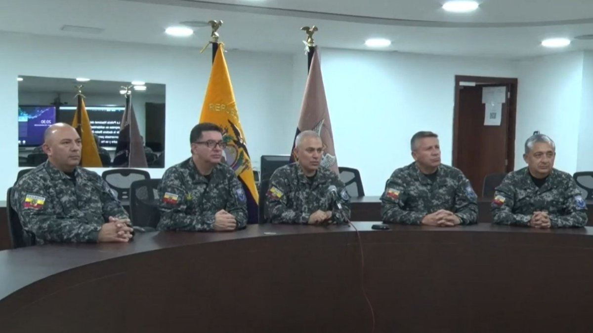 Defensa. El comandante de la Policía Fausto Salinas y miembros de la cúpula policial.