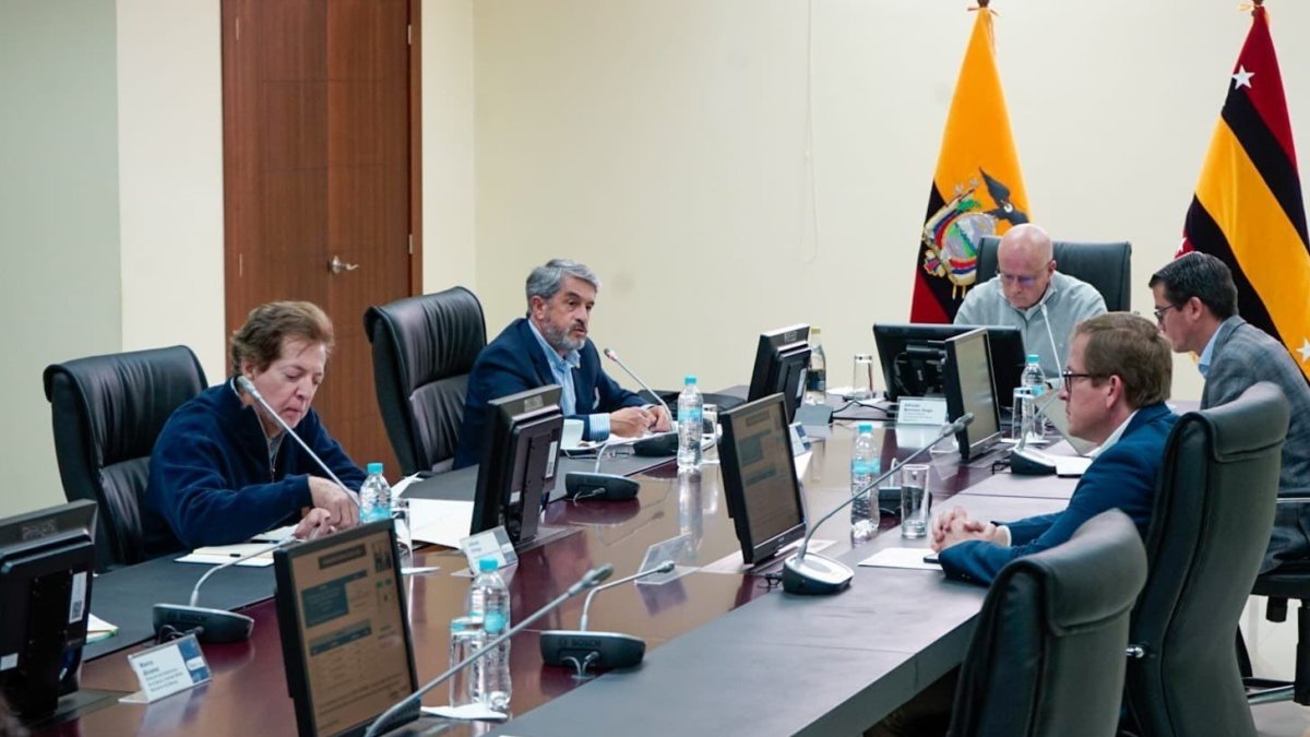 El Gabinete Sectorial de Salud, presidido por Alfredo Borrero, se desarrolló en Loja.