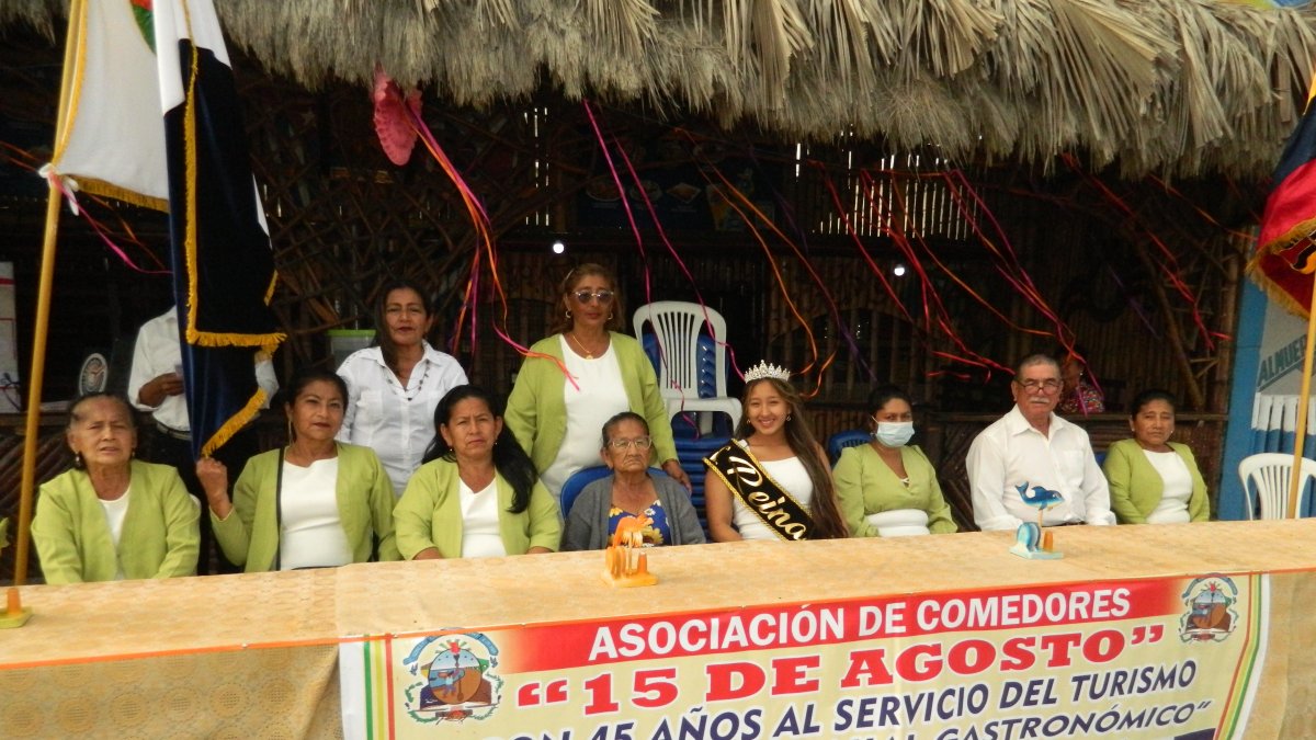 Ceremonia. La Asociación ‘15 de Agosto’ fue la primera organización de dueños de comedores que se formó en Playas. Hace poco celebró su aniversario y recordó esta historia.