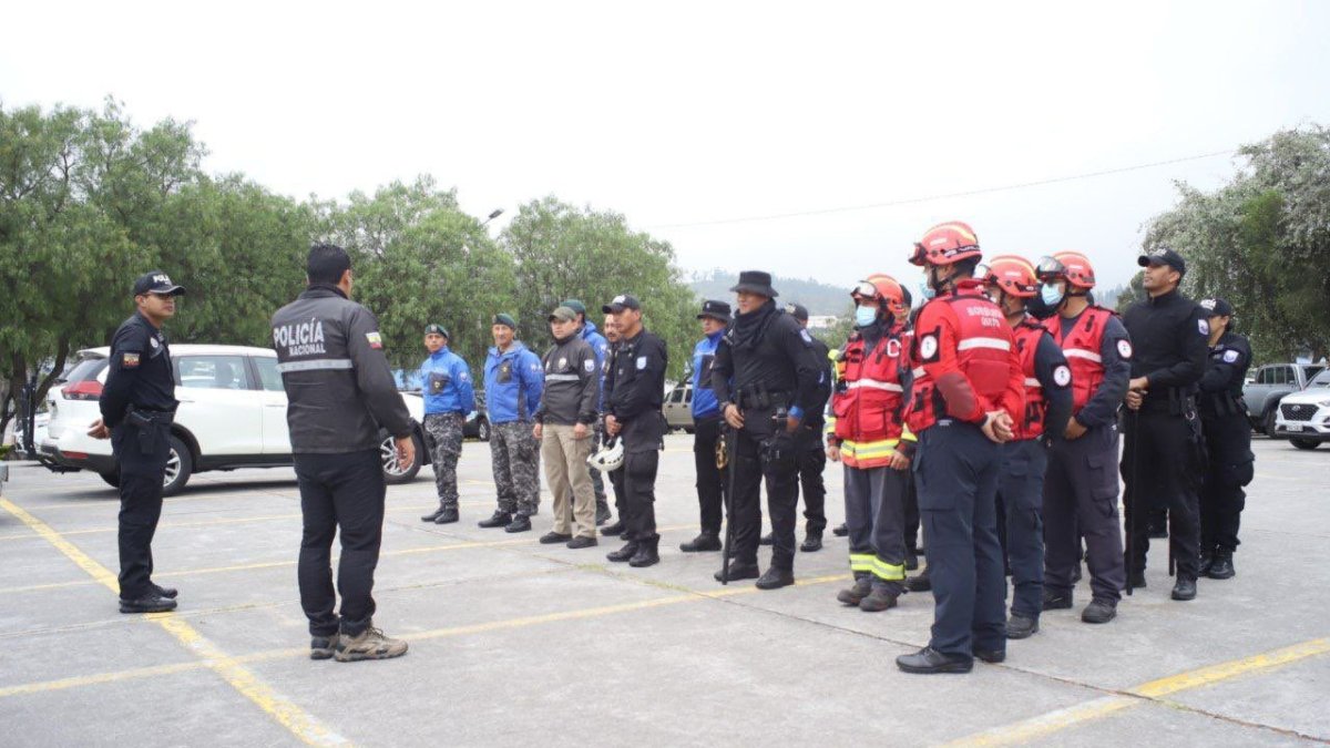 La tarea de búsqueda se intensifican en los alrededores de la Escuela Superior Militar